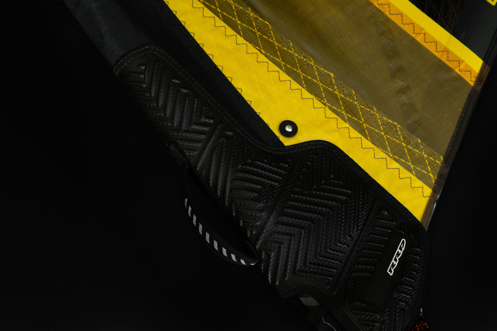 Vogue Gold 3 detail 2